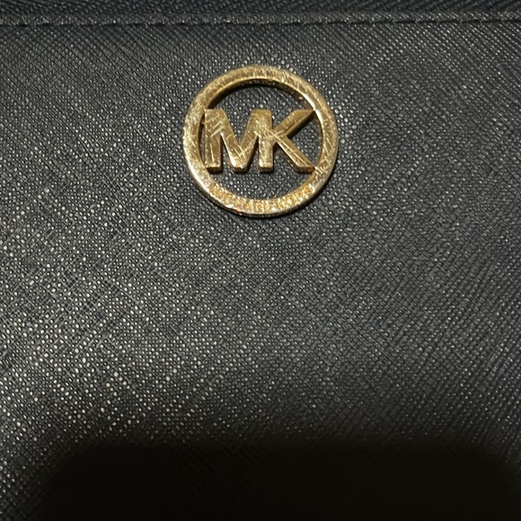 Michael Kors navy wristlet - Picture 4 of 4